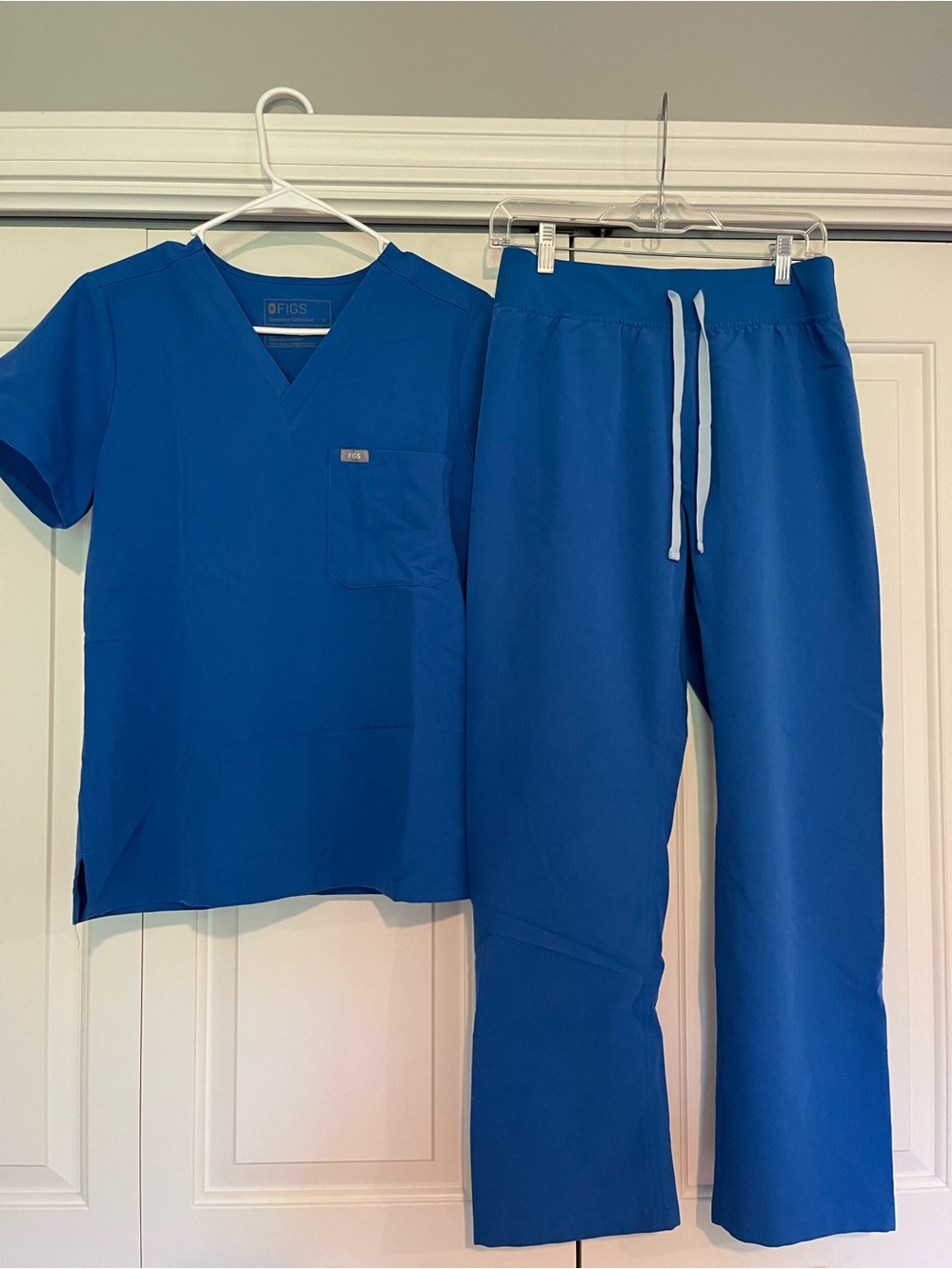 FIGS small set in Royal Blue